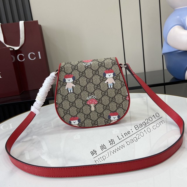 Gucci專櫃古馳2025早春兒童系列最新款動物印花下挎包 jh2921型號：814014